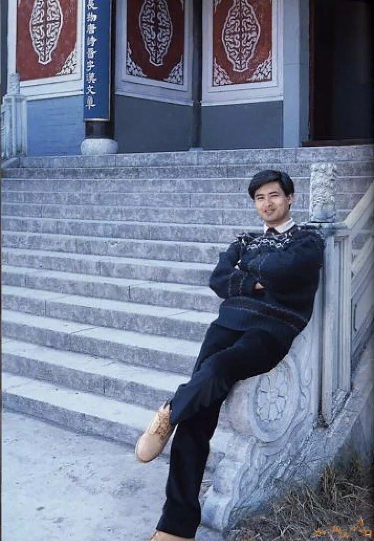 发哥的腿怎么辣么长啊