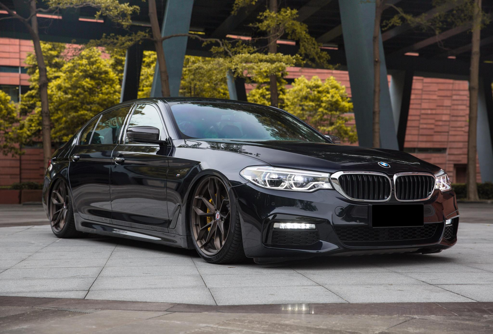 国内首辆改装低趴的宝马新5系轻轻一改就已花费20万