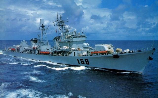 整个90年代,中国海军只服役4艘驱逐舰