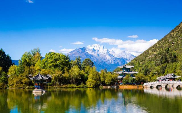 雲南4個旅遊景區,昆明石林風,麗江玉龍雪山,還沒有去過呢