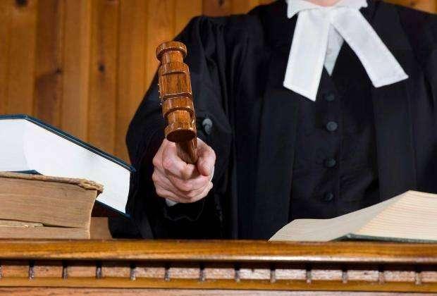 新加坡留有鞭刑，美国人犯了事一鞭子躺床上3月，总统求情也不行|鞭刑|新加坡|鞭子_新浪新闻