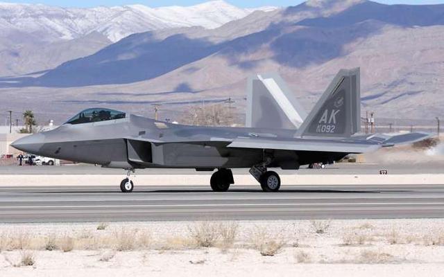 美军f22直闯中国领空: 被我军神秘设备轻松锁定