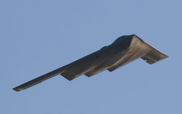 外形科幻的轰炸机,每架需要24亿美元,论重量比黄金还贵