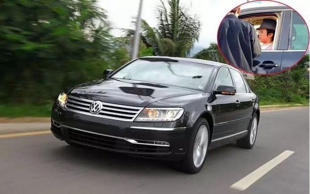 邓超的座驾低调的大众车标带字母,他还买了辆三手车,有钱任性!