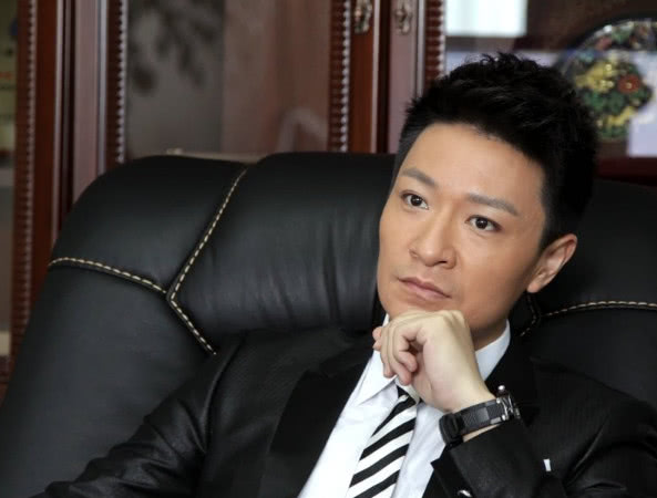 他被称为"戏痴",出道22年一直不温不火,如今却被靳东带红!|李宗翰|靳