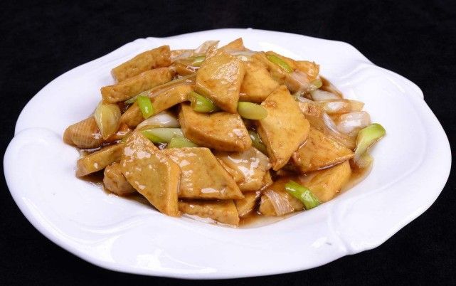 教你葱烧豆腐的家常做法,方法简单,味道好吃,看一遍就能学会