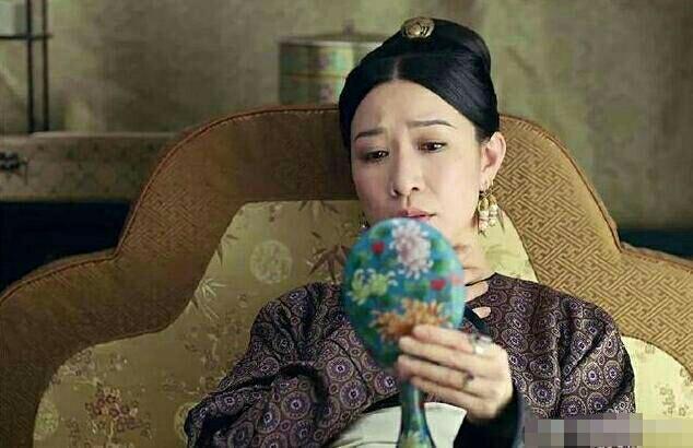 张嘉倪晒娴妃理发照,佘诗曼调侃:理发是终生职业!