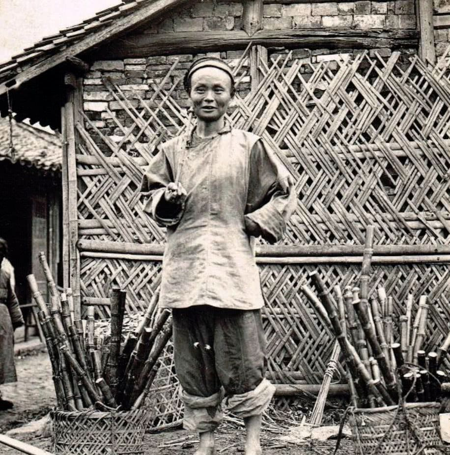 清末民初时期的老照片再现底层百姓艰苦的生活