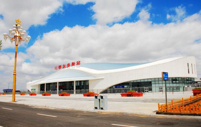 这些高铁站都没有乘客是因为选址有问题吗