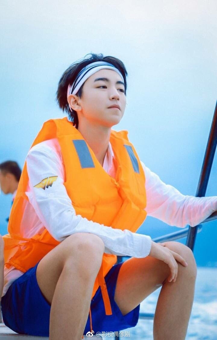 王俊凯发带阳光系运动少年颜值超高爆表超级帅你喜欢吗