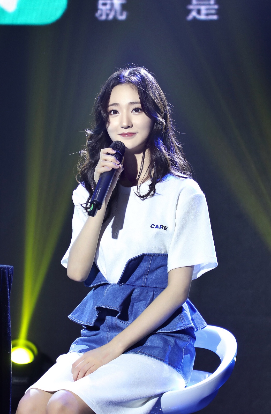 王莫涵亮相酷狗直播 获封"宠粉小公主"