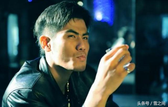 故事赵权的儿子念大学,他厚着脸皮找妹子借,赵芳说"没有",然后果断地