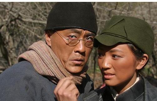 就比较十分低调了,他从来不谈自己的私生活,只知道他的妻子叫李海洋
