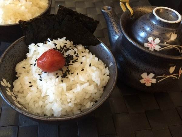 揭秘:四种日本人奇葩米饭,哪种让你最接受不了?茶水和生鸡蛋都