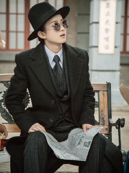 女扮男装,景甜养眼,赵丽颖霸气,范冰冰气场强大竟被她碾压