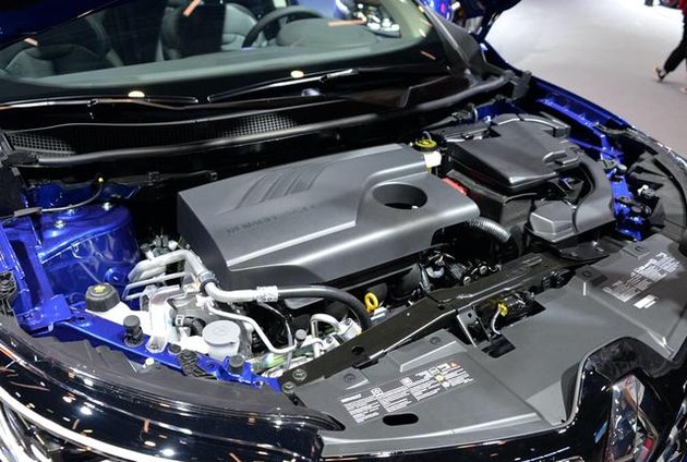 0l发动机,最大功率分别为117马力和150马力,采用前麦弗逊,后多连杆