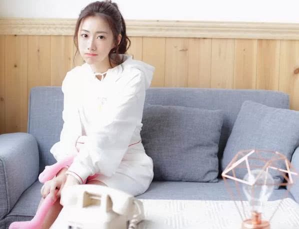 女流66成功登基成斗鱼主机一姐,不知名女主播强势接班陈一发