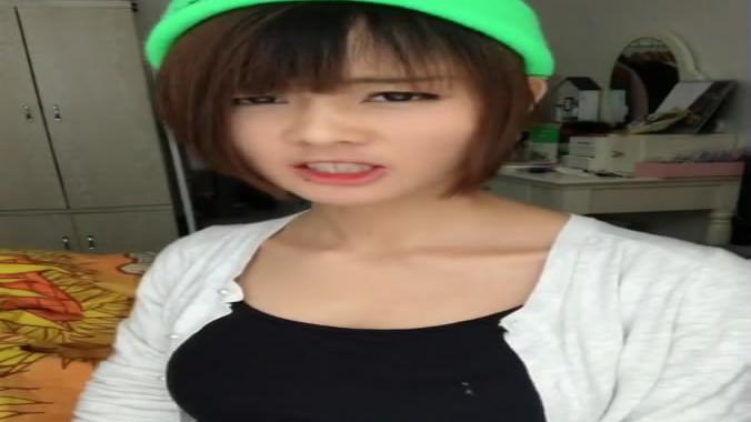 网红美女主播喜儿搞笑直播!