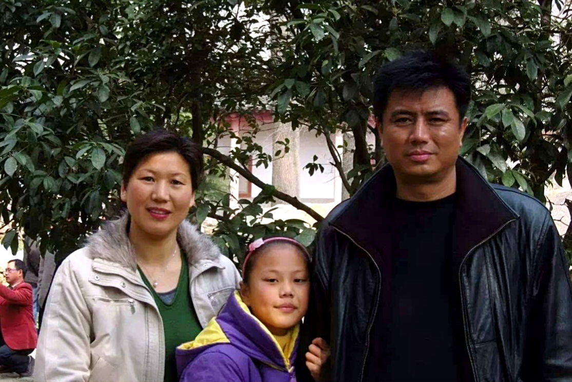 龚翔宇出生于体育世家,父亲是职业篮球球员,母亲魏佳萍更是拿过女子