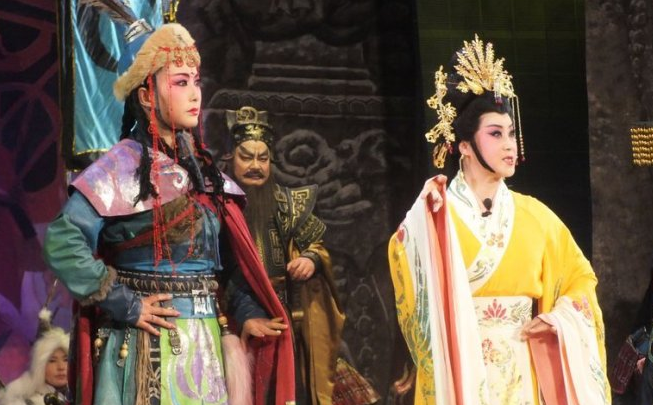 大臣们建议废掉乙弗皇后,改立柔然的公主为皇后,元宝炬并不愿意,可是