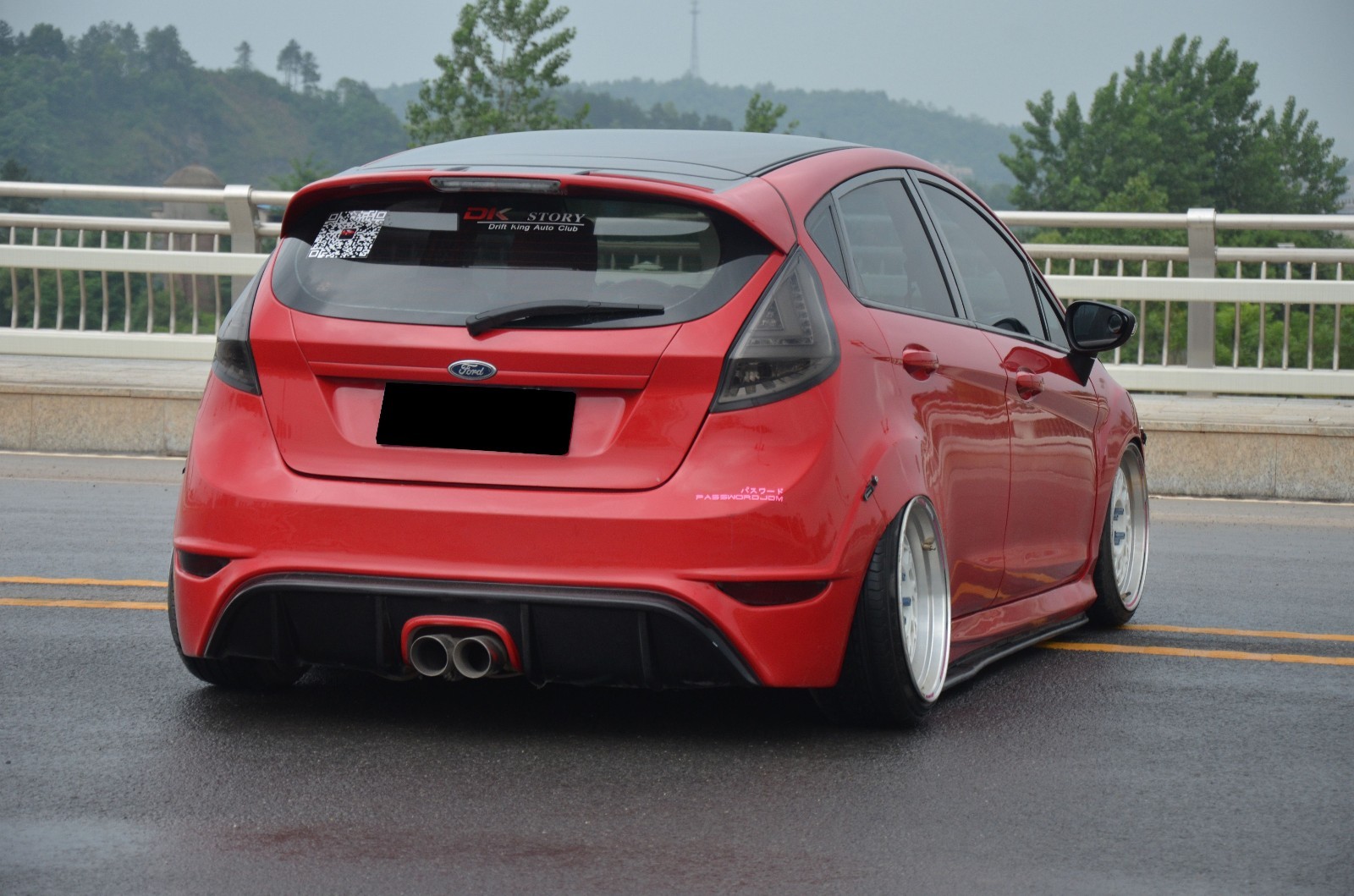 居家小车的另外一面湖南车友的福特嘉年华低趴改装案例