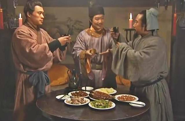 武松评价宋江8个字,比九天玄女,罗真人,智真的仙言还到位