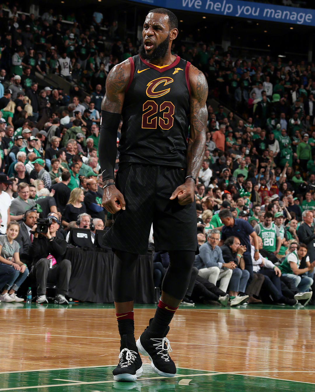 网上看到的一段詹黑关于詹姆斯决定三的自白:詹姆斯加盟勇士