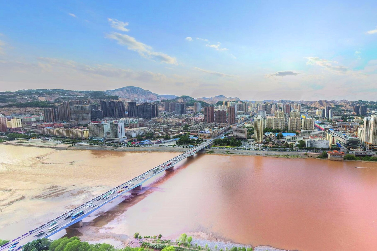 航拍兰州城关黄河桥周边 拍到只有在高空才能看到的美景