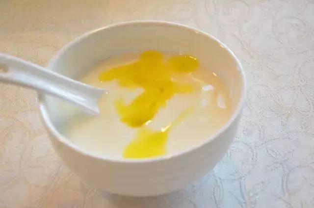 亚麻籽油拌酸奶有哪些好处怎么用法