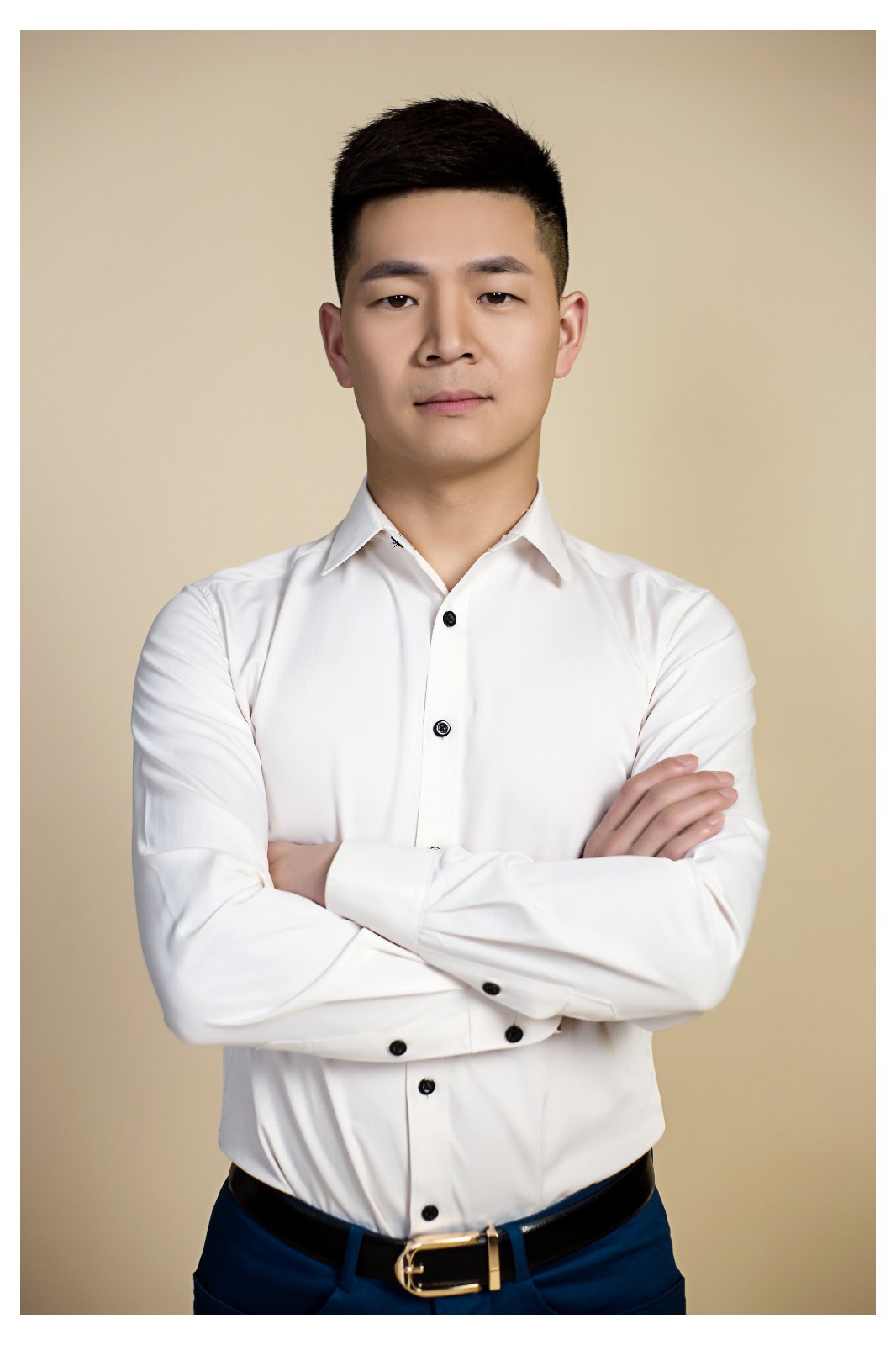 全国著名感恩励志青年演说家黄帅印老师来泸西二中做专