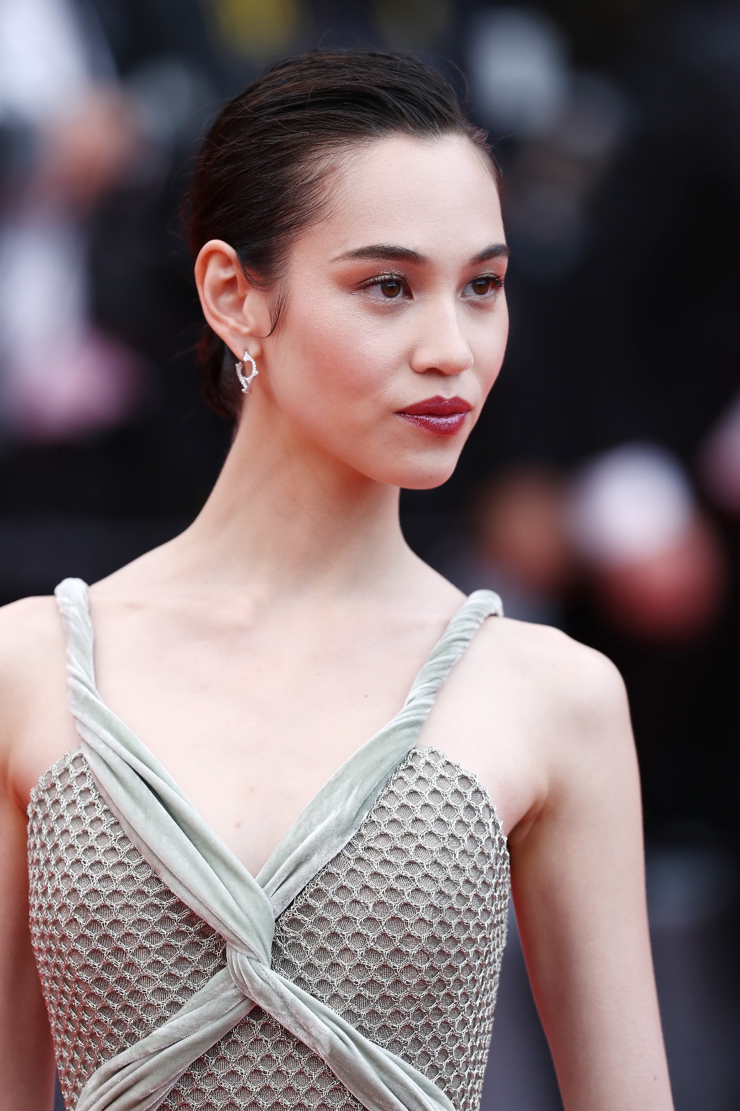 水原希子红毯妆容高雅大气