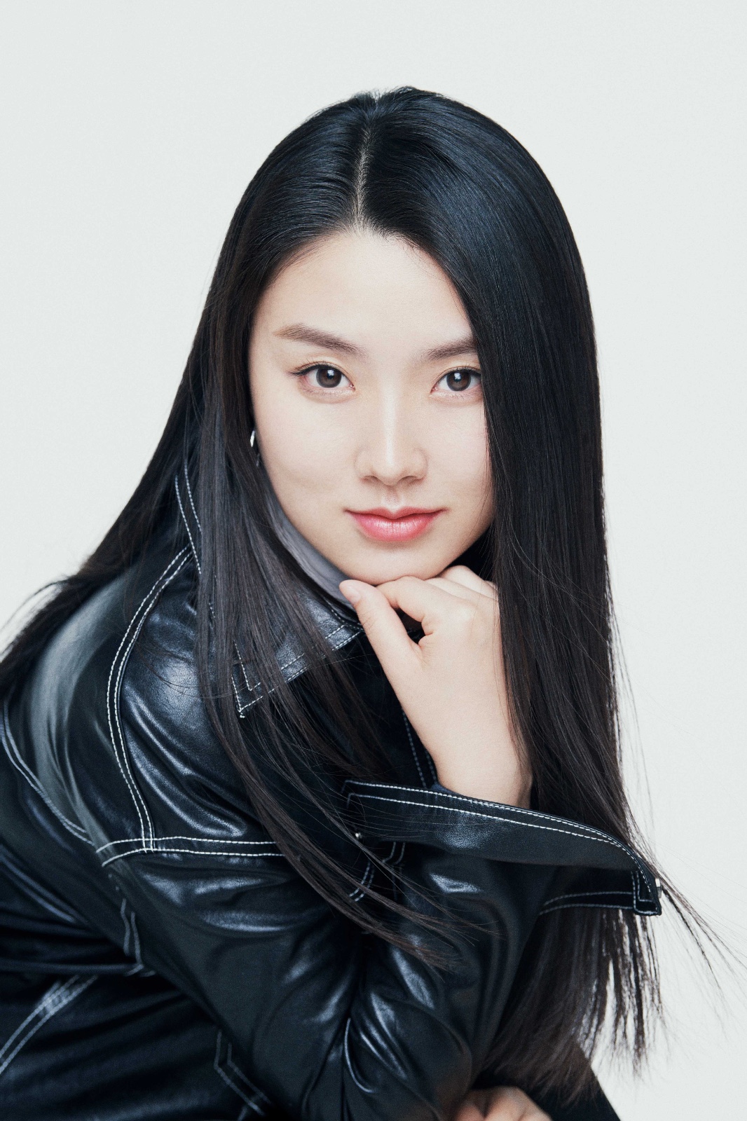 美女歌手肖杨青春范儿写真曝光青春无限