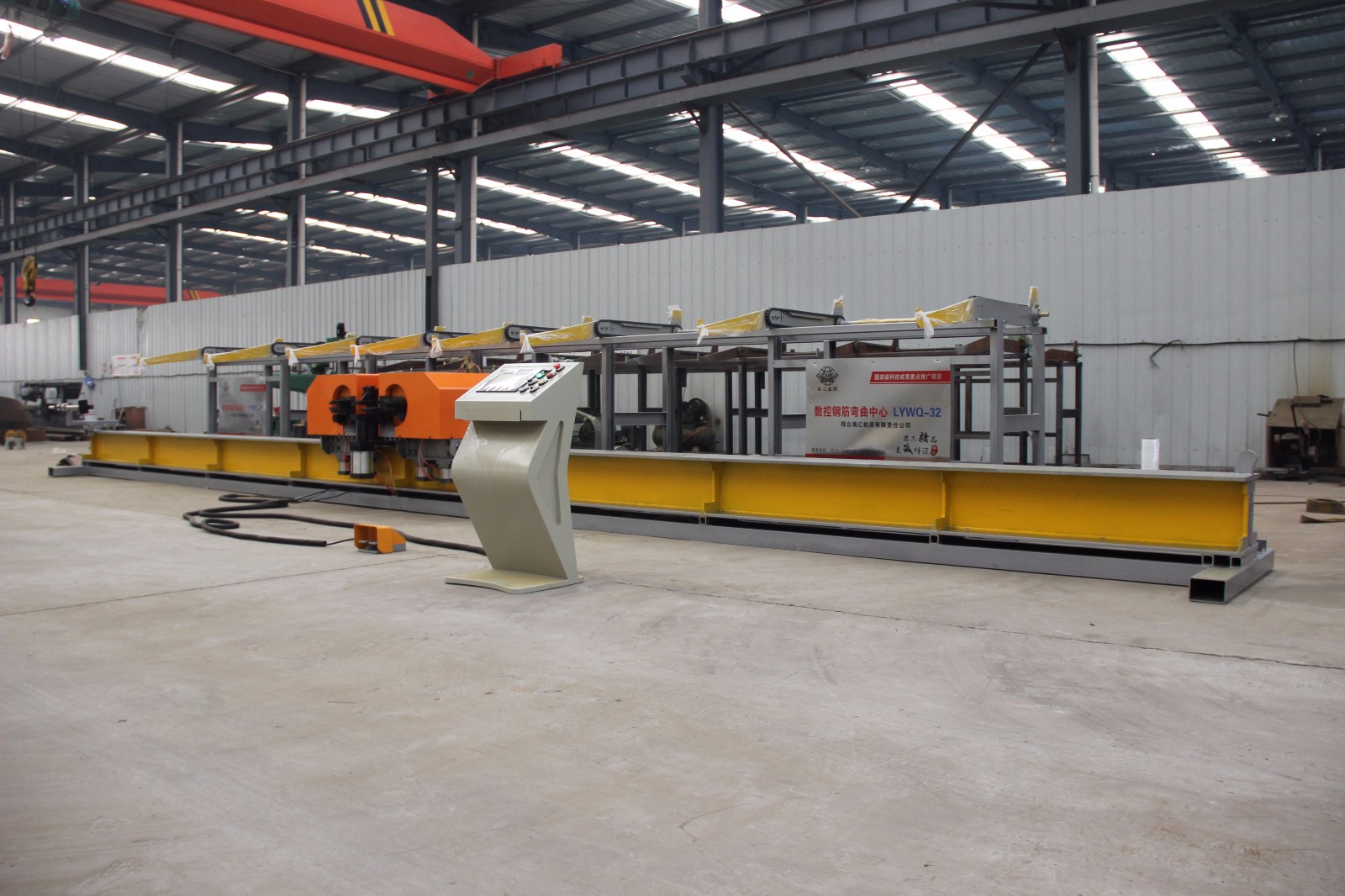 视频实拍:全自动数控钢筋弯曲中心