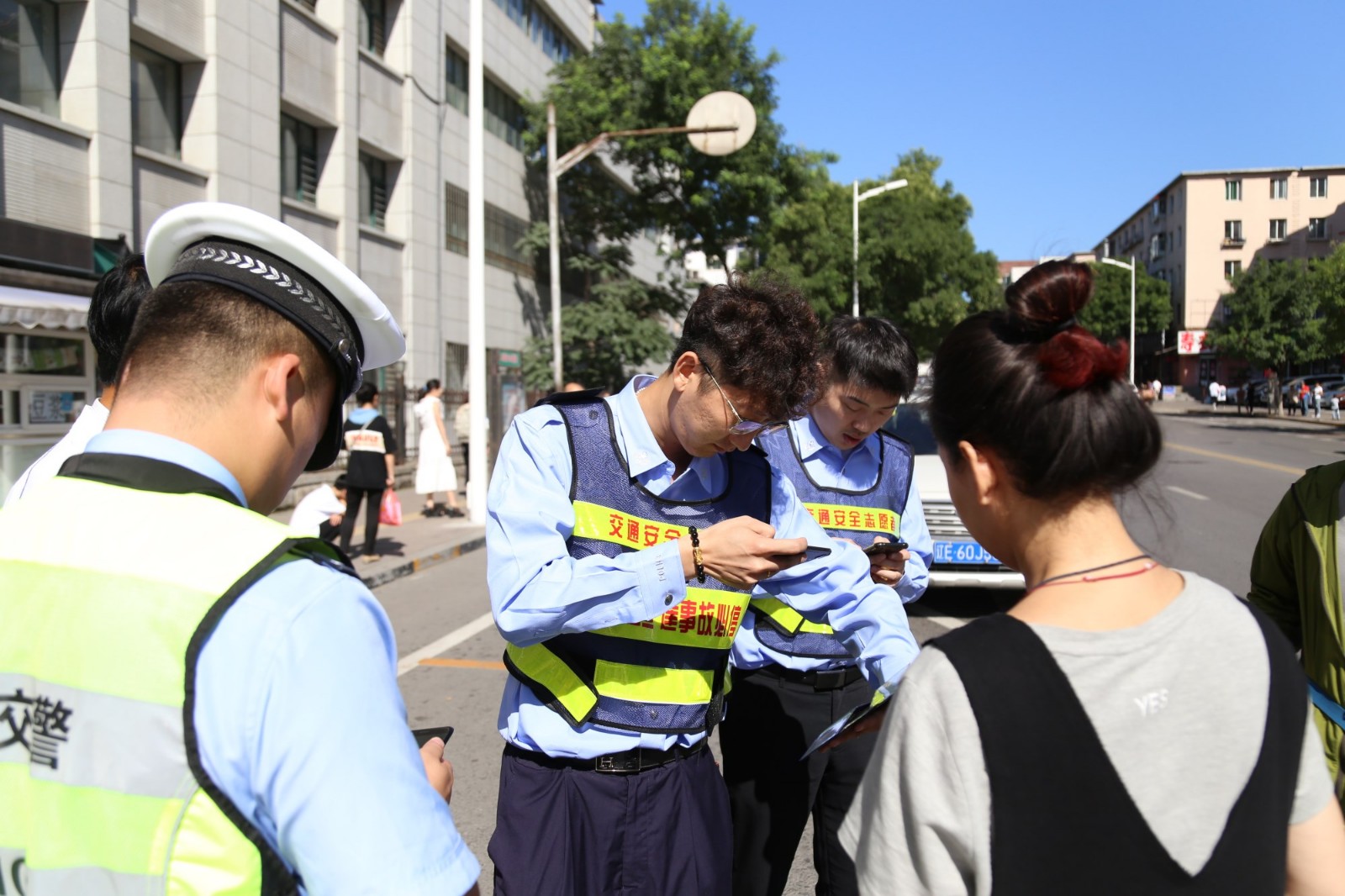 本溪交警警保联动 便民服务正式启动