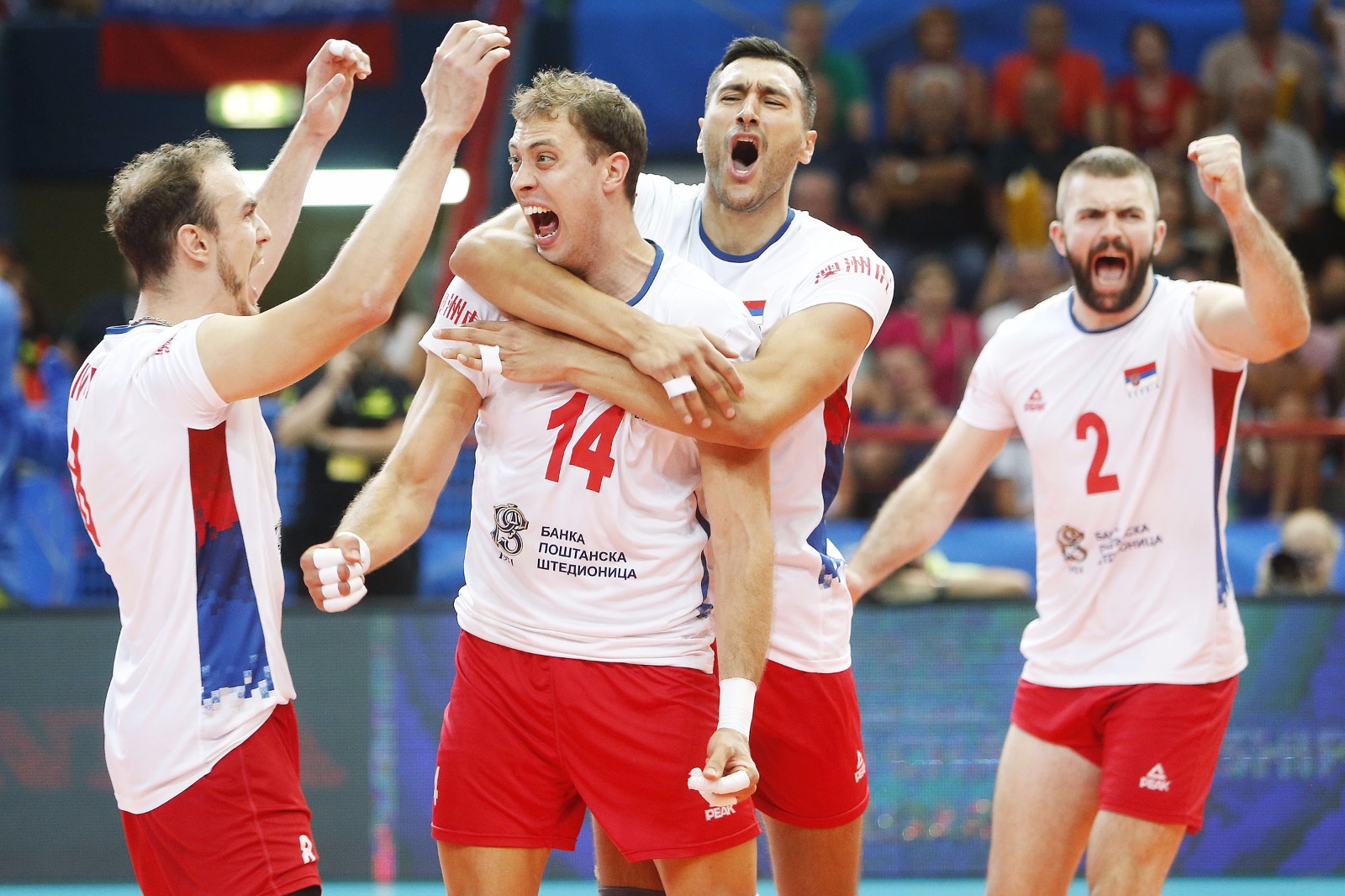 世锦赛塞尔维亚男排战胜霸主俄罗斯,全队欣喜若狂