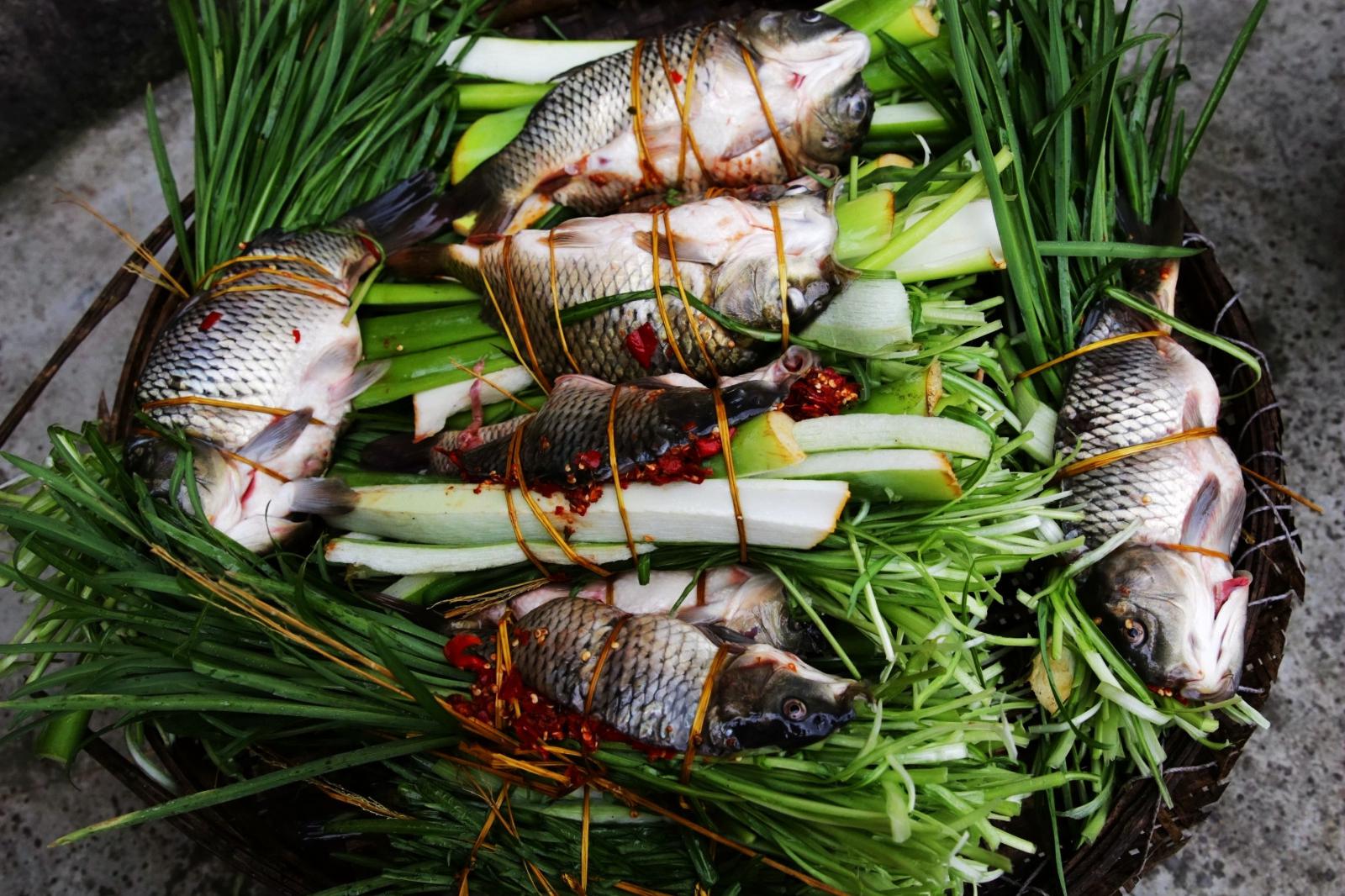 水族头道菜《鱼包韭菜》烹饪要八小时—探访三都水族端节(六)