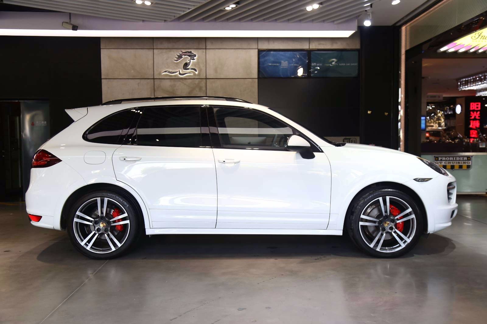 保时捷卡宴cayennegts48l