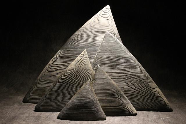 抽象的木雕艺术洒脱