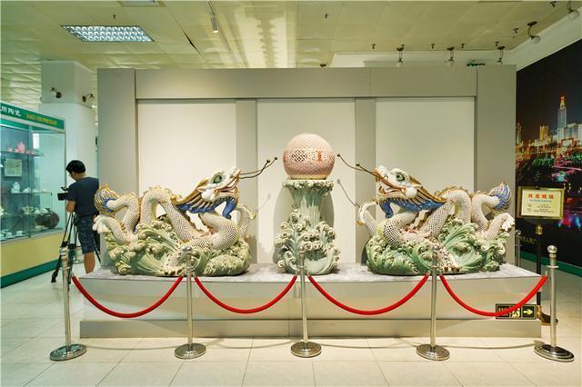 中国瓷都陈列馆位于潮州的枫溪区,汇集了潮州陶瓷文化的精髓,里面收集