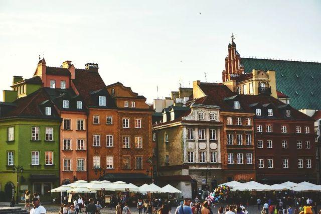 参观人类之伤奥斯维辛集中营……然后去到文艺之城布拉格,最美ck小镇