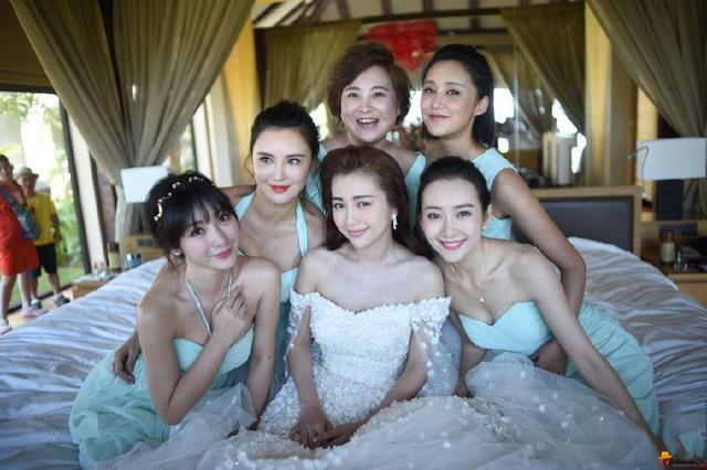 伴娘比新娘还美的婚礼，倪妮气质拦不住，刘亦菲再怎么低调都没用