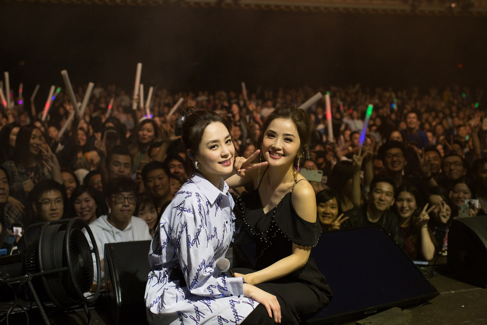 twins世界巡回演唱会北美开唱 与粉丝共度"17岁生日"