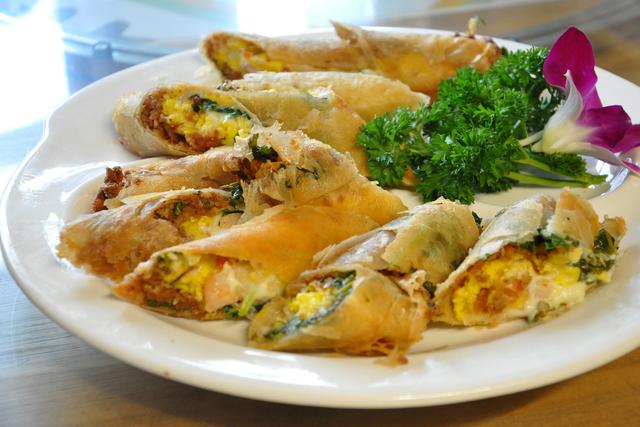 16年老字号进军海鲜界,脆炸海鲜卷 凉拌沙虫吃过一次还想再吃