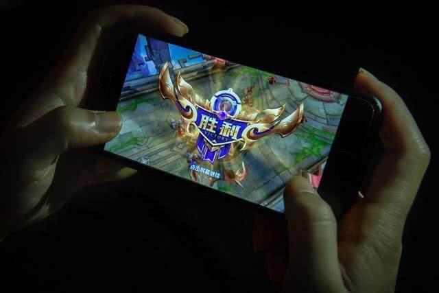 王者荣耀:不要熬夜打王者荣耀,两大因素直接降低你胜率!