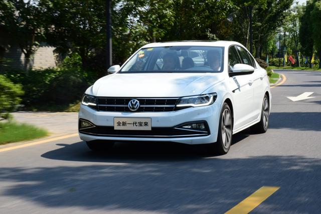试驾全新宝来:用mqb重新包装的"中国特供车",实力究竟怎样?