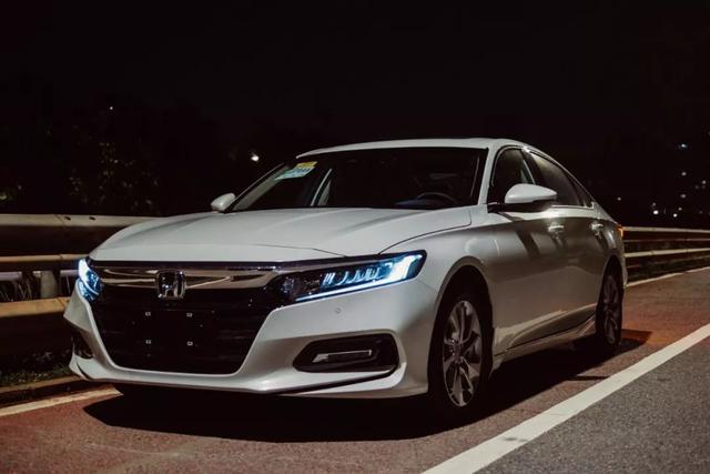 十代本田雅阁车主初体验 开了2个月有啥心得