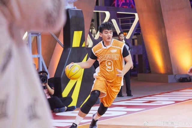 内线薄弱的华侨大学男篮,将开启最艰难的一个赛季,期待创造奇迹
