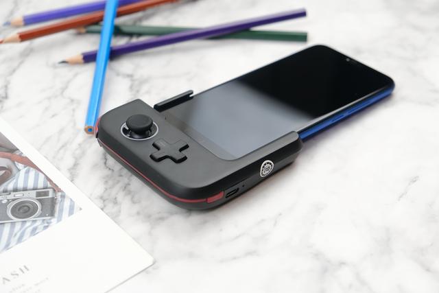 全国首篇华为mate20x外设全面上手单边手柄易用性崭露头角