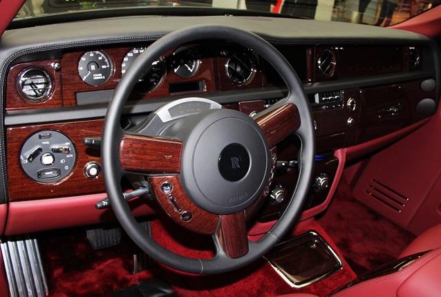 世界最贵的豪车方向盘, 一个就能换辆宝马, 国产车竟也上榜?