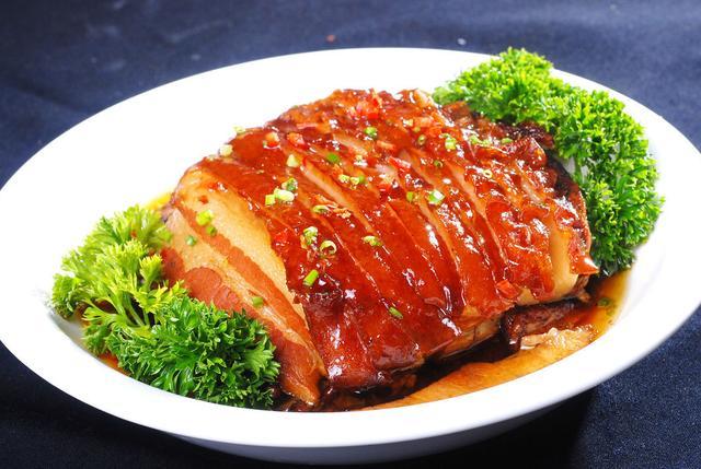 梅菜扣肉里面的扣肉是怎么做用这一个小技巧